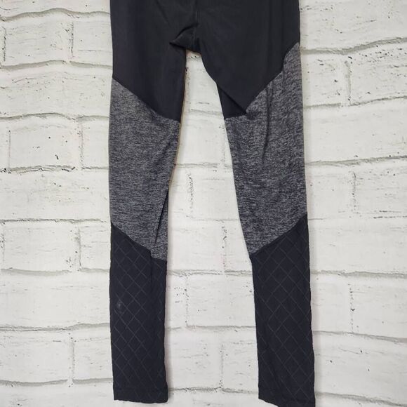 YogaLicious Womens Black Gray Mesh Inserts Mid-Rise Cropped Leggings Size Small - Picture 8 of 10